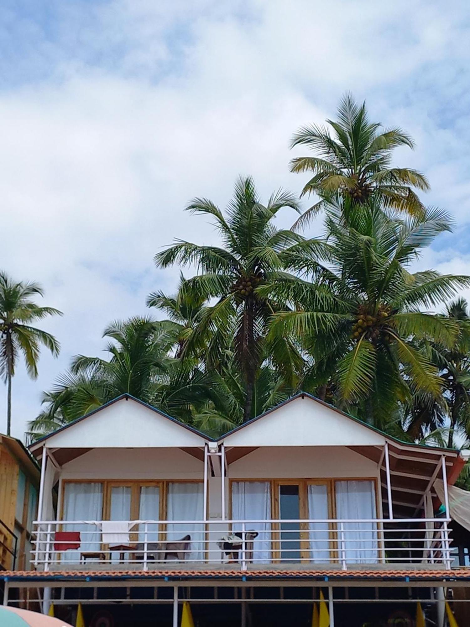 Royal Castle Resort Palolem, Canacona Exteriör bild