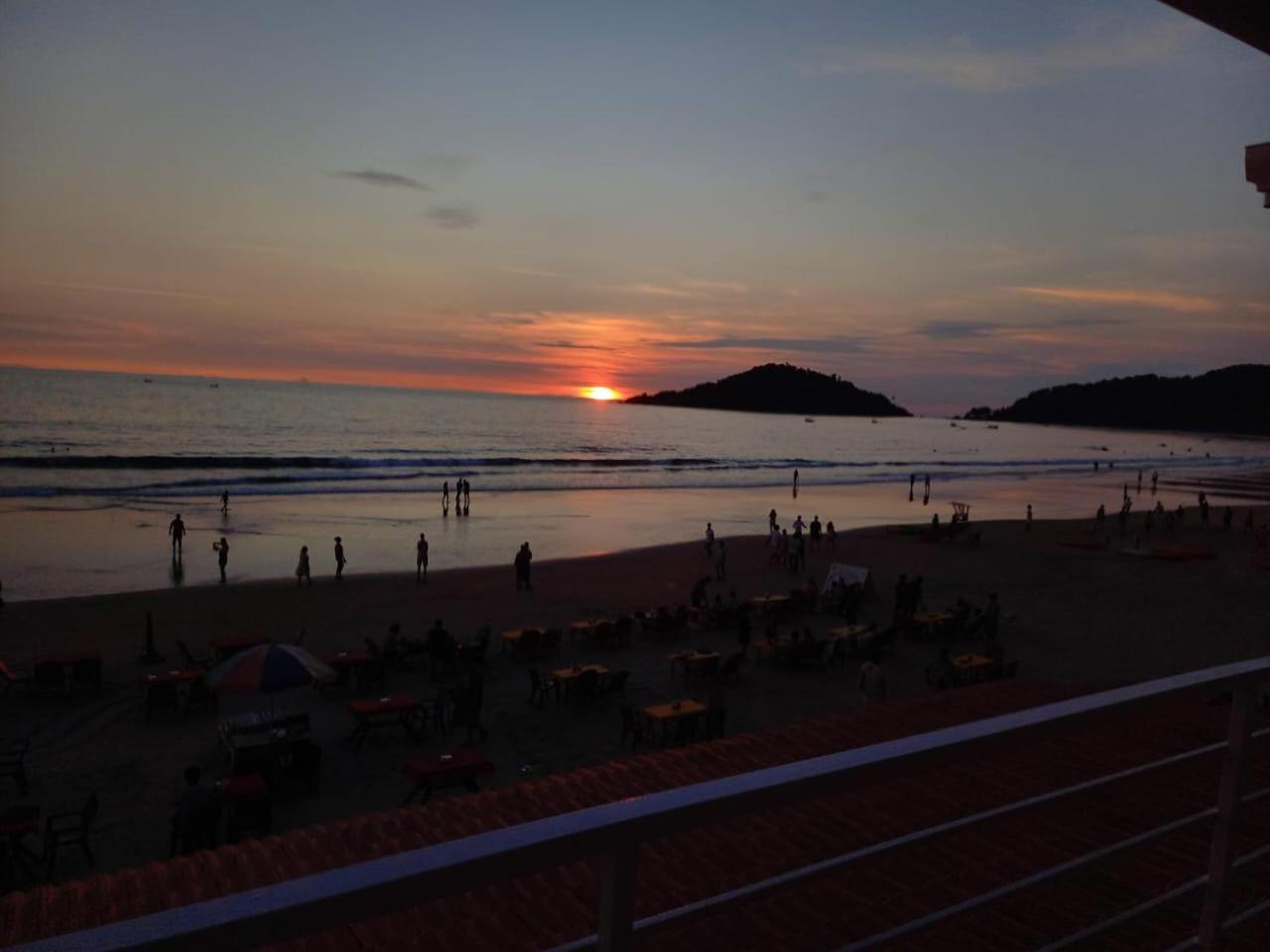 Royal Castle Resort Palolem, Canacona Exteriör bild