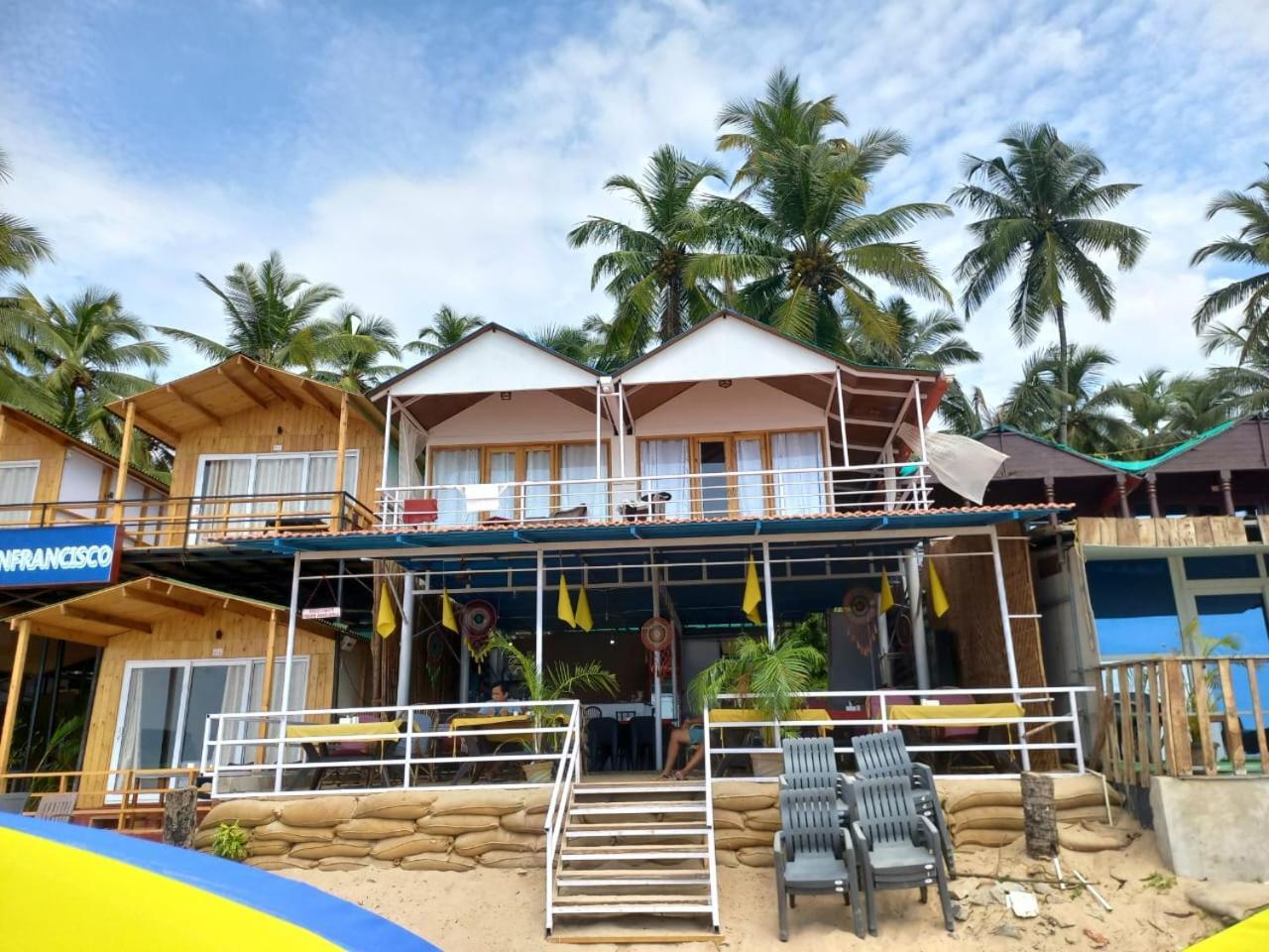 Royal Castle Resort Palolem, Canacona Exteriör bild
